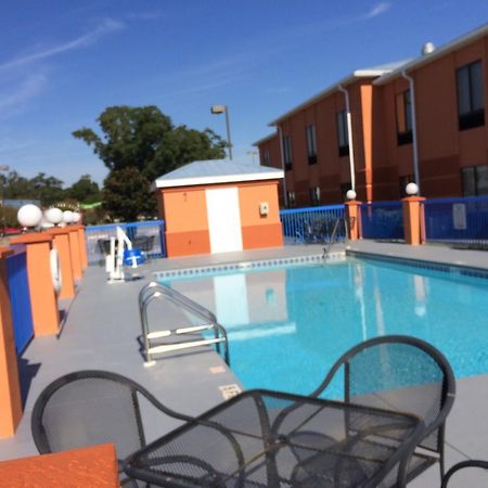 Luxury Suites Ferry Pass Esterno foto