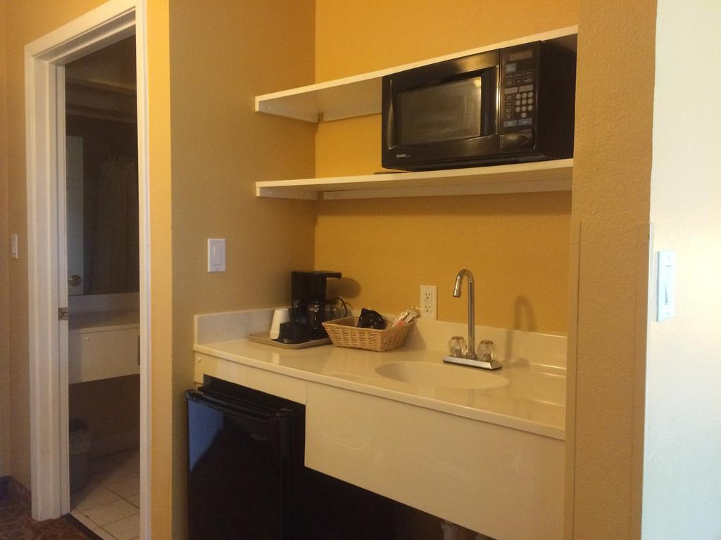 Luxury Suites Ferry Pass Esterno foto